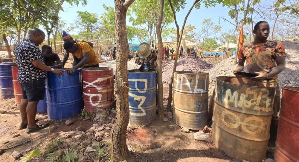 Small-scale miners in Tarime adopt safer gold processing methods using water tanks instead of washing directly in streams and rivers — a vital step toward reducing pollution and protecting the Mara River ecosystem.